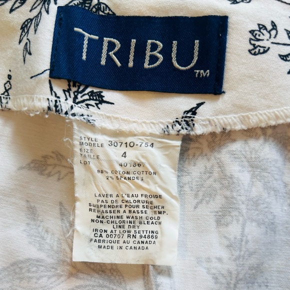 White and Black A- line skirt, size 4 - Picture 4 of 4